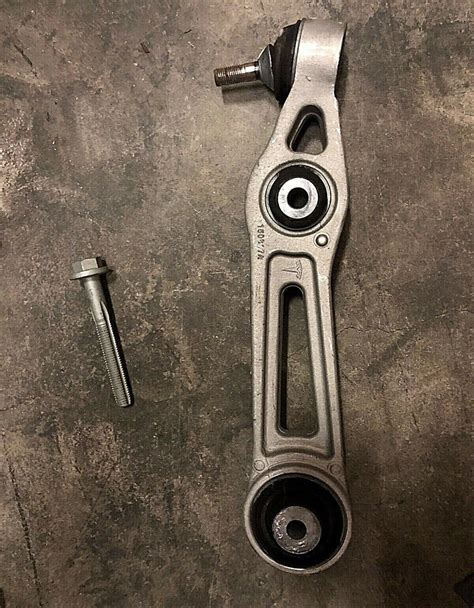 Toradh íomhá ar Glc43 Control Arm Bolt