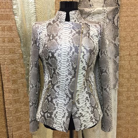 Afbeeldingsresultaten voor Valentino Python Jacket