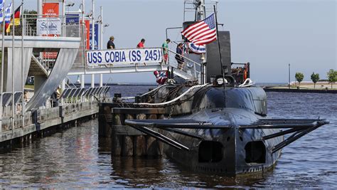 Manitowoc WI Submarine માટે ઇમેજ પરિણામ