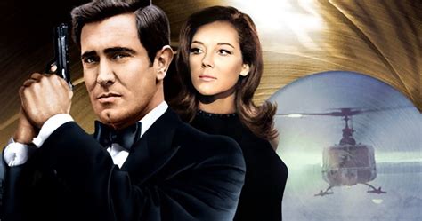 Christmas James Bond に対する画像結果