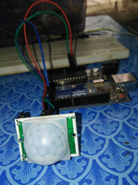 Afbeeldingsresultaten voor Arduino and PIR Sensor Alarm System