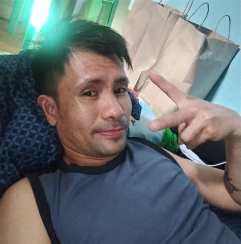 Toradh íomhá ar Head with Computer Bytes