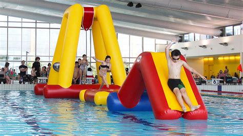 Toradh íomhá ar Inflatable Pool Obstacle Course
