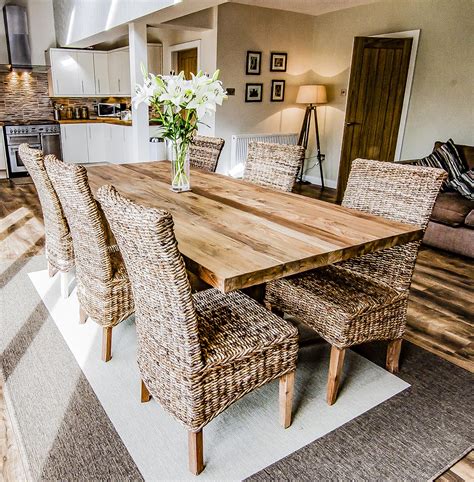 Afbeeldingsresultaten voor Large Rustic Dining Room Table