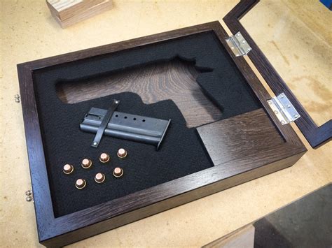Afbeeldingsresultaten voor Built in Gun Display Case