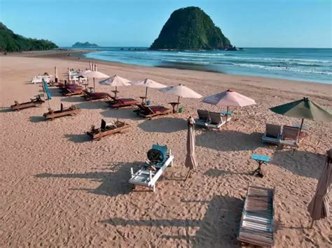 Red Island Beach Java に対する画像結果