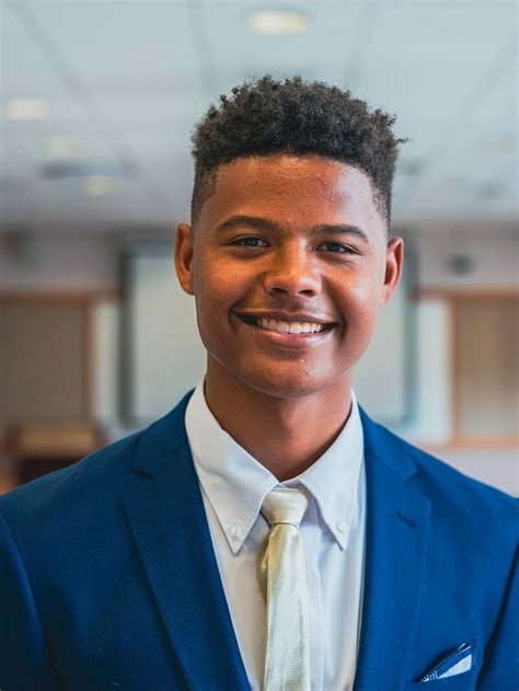 Toradh íomhá ar Marcus Close-Reading