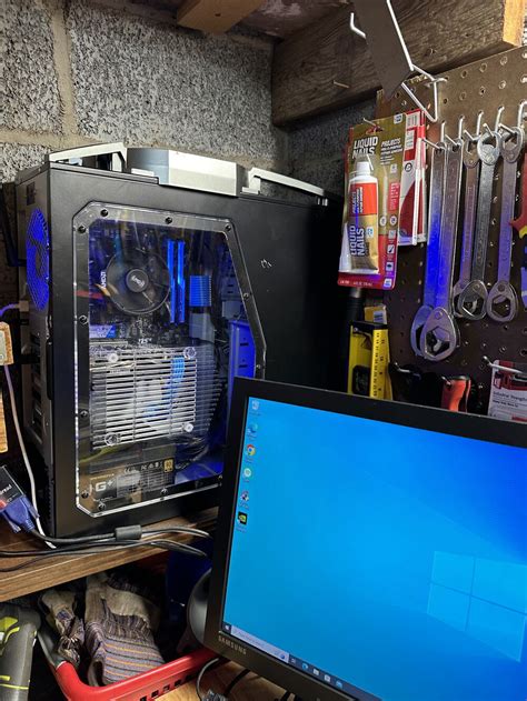 Garage Computer Case に対する画像結果