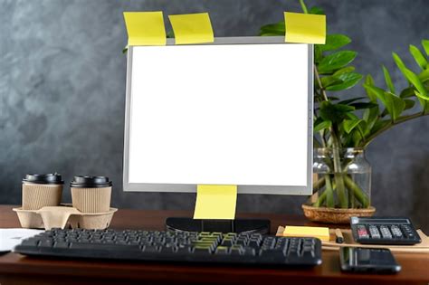 Balnk Computer Monitor at Desk に対する画像結果