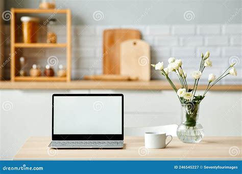 Afbeeldingsresultaten voor Kitchen Table with Computer