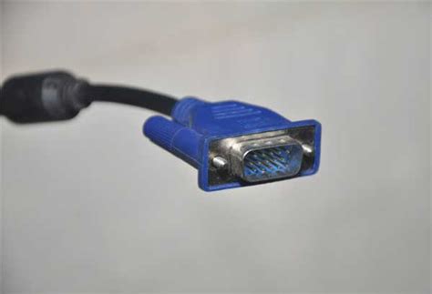 Toradh íomhá ar Different Monitor Cable Types