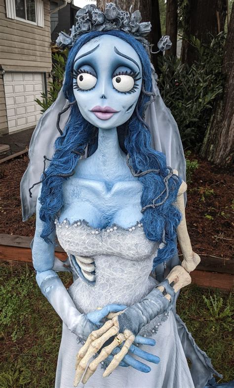 Afbeeldingsresultaten voor Corpse Bride Girl Dress
