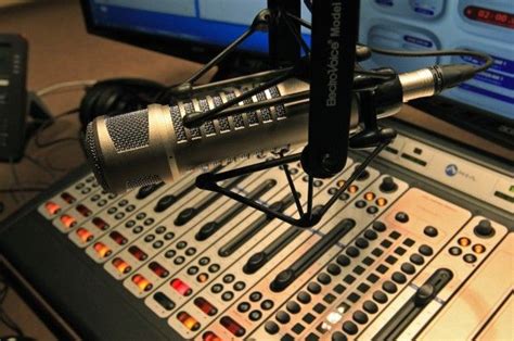 Radio Station Soundboard に対する画像結果