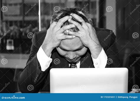 Man Crying at Computer に対する画像結果