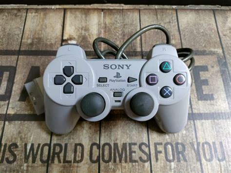 Toradh íomhá ar Triangular PS1 Controller