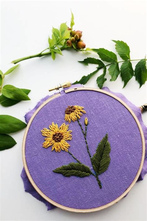 Simple Embroidery Flower Designs に対する画像結果
