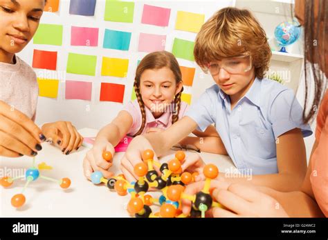 Molecules for Kids に対する画像結果