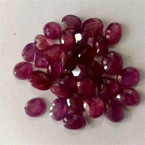 Toradh íomhá ar Ruby Gemstone