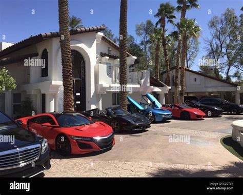 Toradh íomhá ar Rich People Stock Image