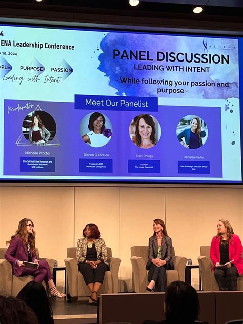 Toradh íomhá ar Triangle Conference Cling