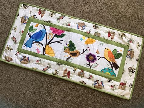 Spring Quilted Table Runner に対する画像結果