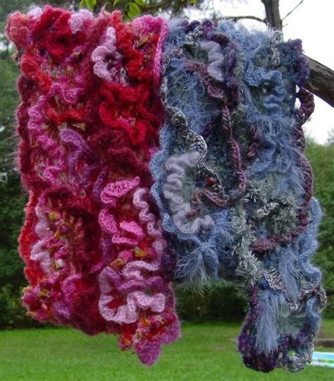 Toradh íomhá ar Crochet Ruffle Scarf Tutorial