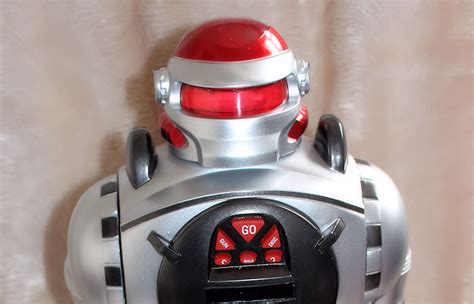 Operating Robot with Remote Control に対する画像結果