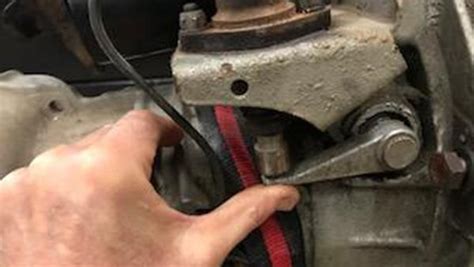 Afbeeldingsresultaten voor How Does a Clutch Master Cylinder Work