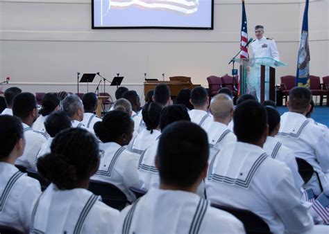 Afbeeldingsresultaten voor Navy Recruit Training Command