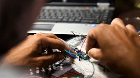 Microcontrollers: Essential Components for Embedded Systems - Microchip ...