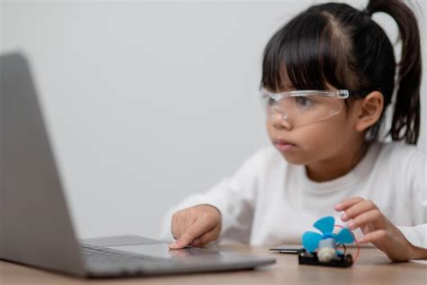 Toradh íomhá ar Engineering Kid Coding