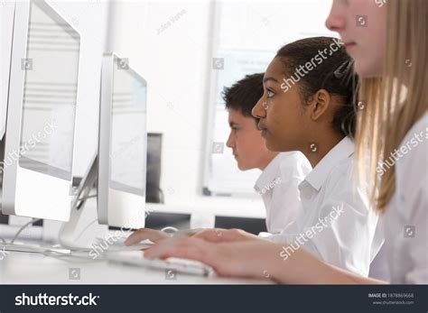 Student On Computer Stock Image に対する画像結果