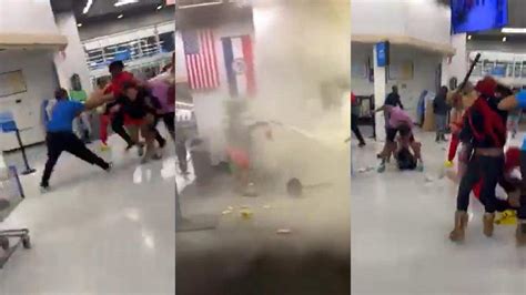 Fights at Walmart に対する画像結果