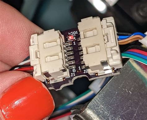 Toradh íomhá ar Serial Data Connector Identification