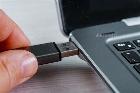 Toradh íomhá ar USB Plug into Computer