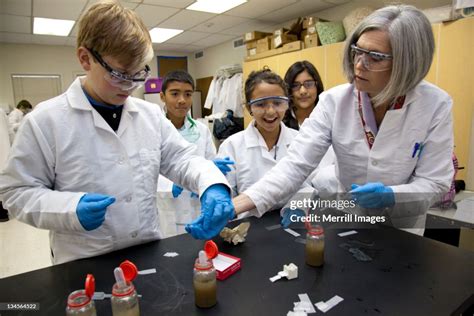 Science Lab Floors Middle School に対する画像結果