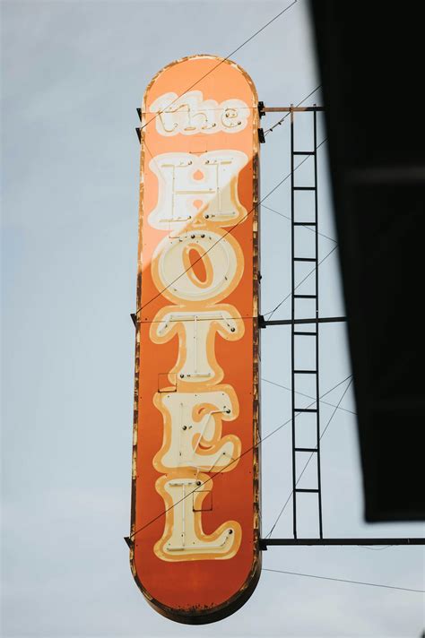 Playing Two Loading Sign に対する画像結果