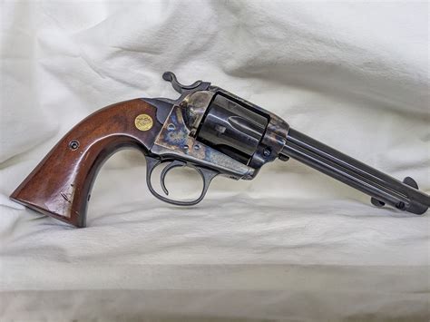Toradh íomhá ar Uberti 357 Magnum Revolver