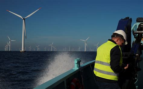 Toradh íomhá ar Jobs Related to Renewable Source of Energy