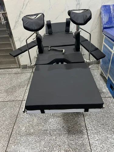 Toradh íomhá ar Person Strapped to Operating Table