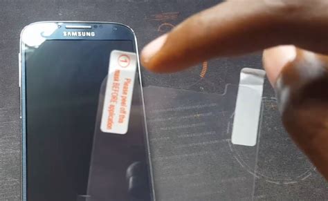 How to Make Screen Protector に対する画像結果