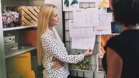 DHL Express Shipping に対する画像結果