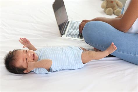 Baby Crying at Computer に対する画像結果