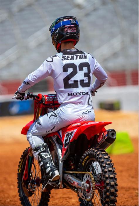 FMX Poses に対する画像結果