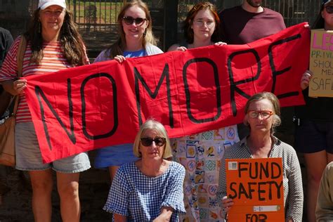 Toradh íomhá ar Violence Logo