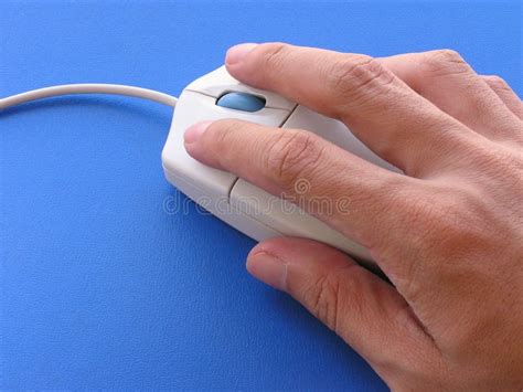 Image result for How to Old a Gamoing Mouse