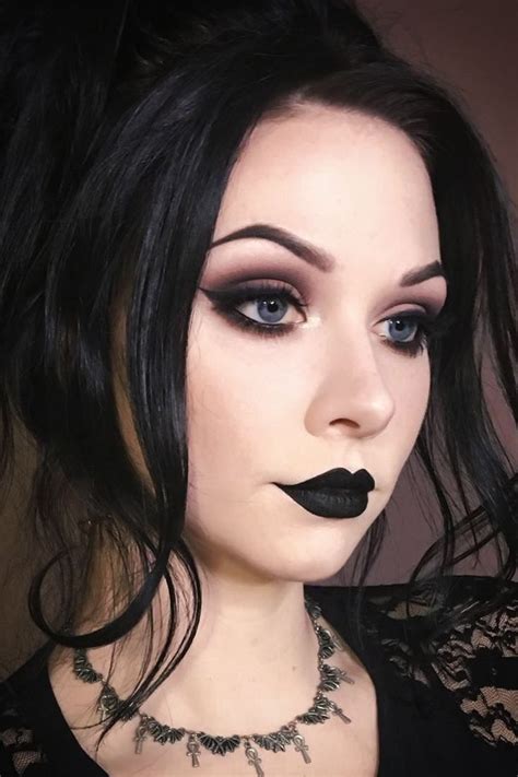 10 Goth Makeup Looks You Need to Try | Goth eye makeup, Goth makeup ...