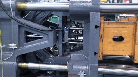 Toradh íomhá ar Injection Machine Operating