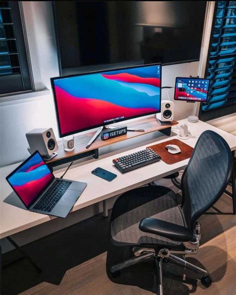20 Best PC Desk Setups in 2021: How to Set up Your Desk for Maximum ...