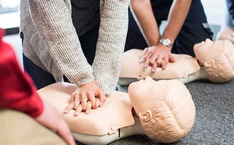 Afbeeldingsresultaten voor First Aid CPR Free Courses
